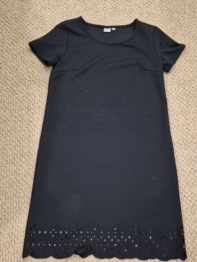 Simons Black Short-Sleeve Dress with Scalloped Laser-Cut Hem